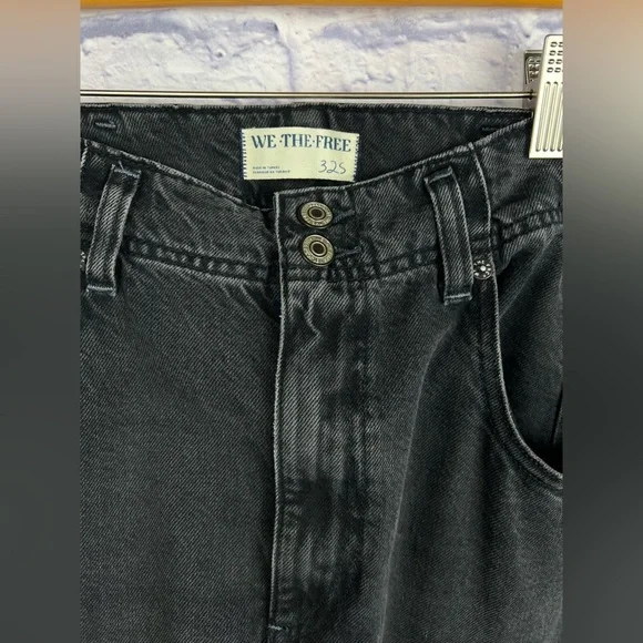 Free People distressed jeans - Picture 7 of 10